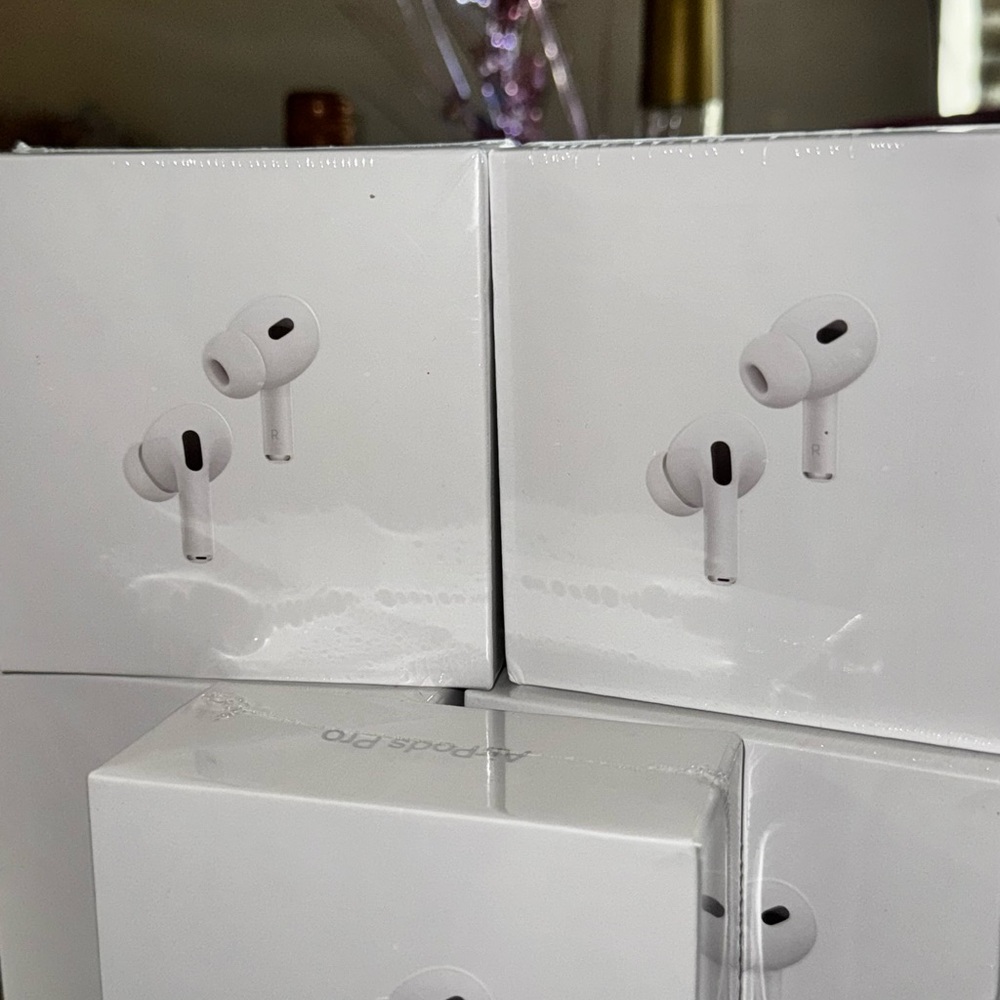 Apple Wireless Earbuds - White